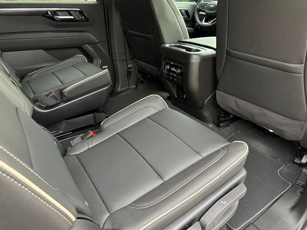 2026 Chevrolet Suburban High Country - Photo 11