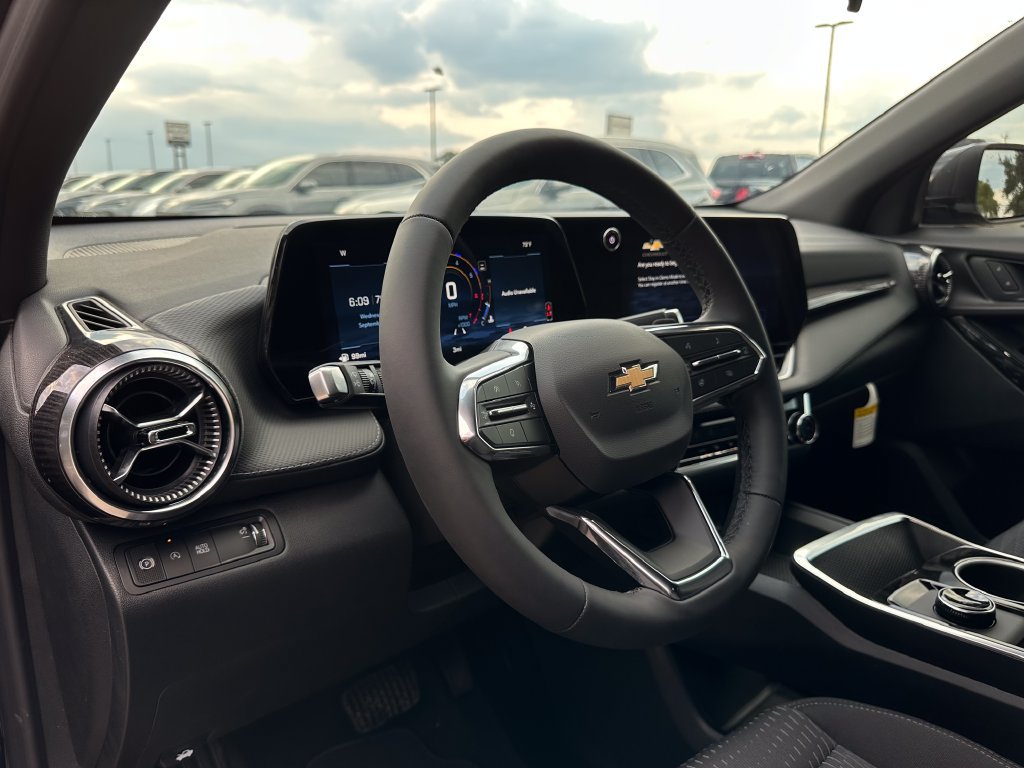 2027 Chevrolet Equinox LT - Photo 15