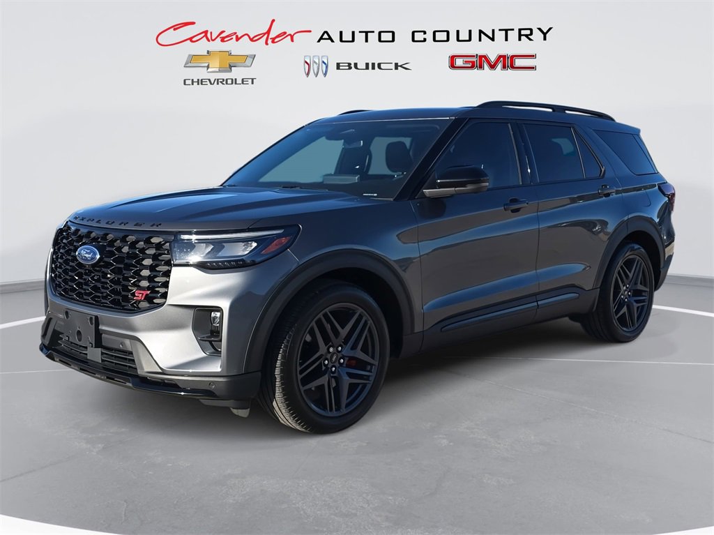 2025 Ford Explorer ST's photo