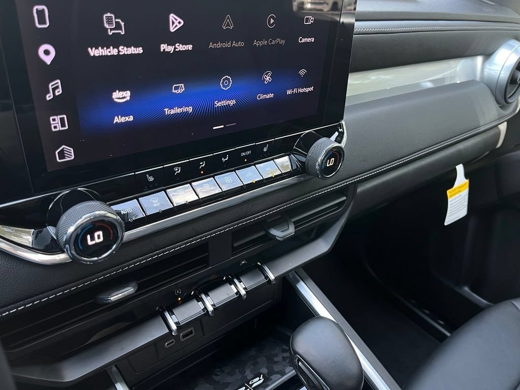 2025 Chevrolet Colorado LT - Photo 21