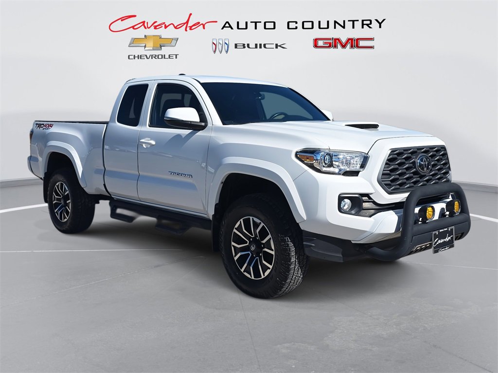 2020 Toyota Tacoma TRD Sport photo 3