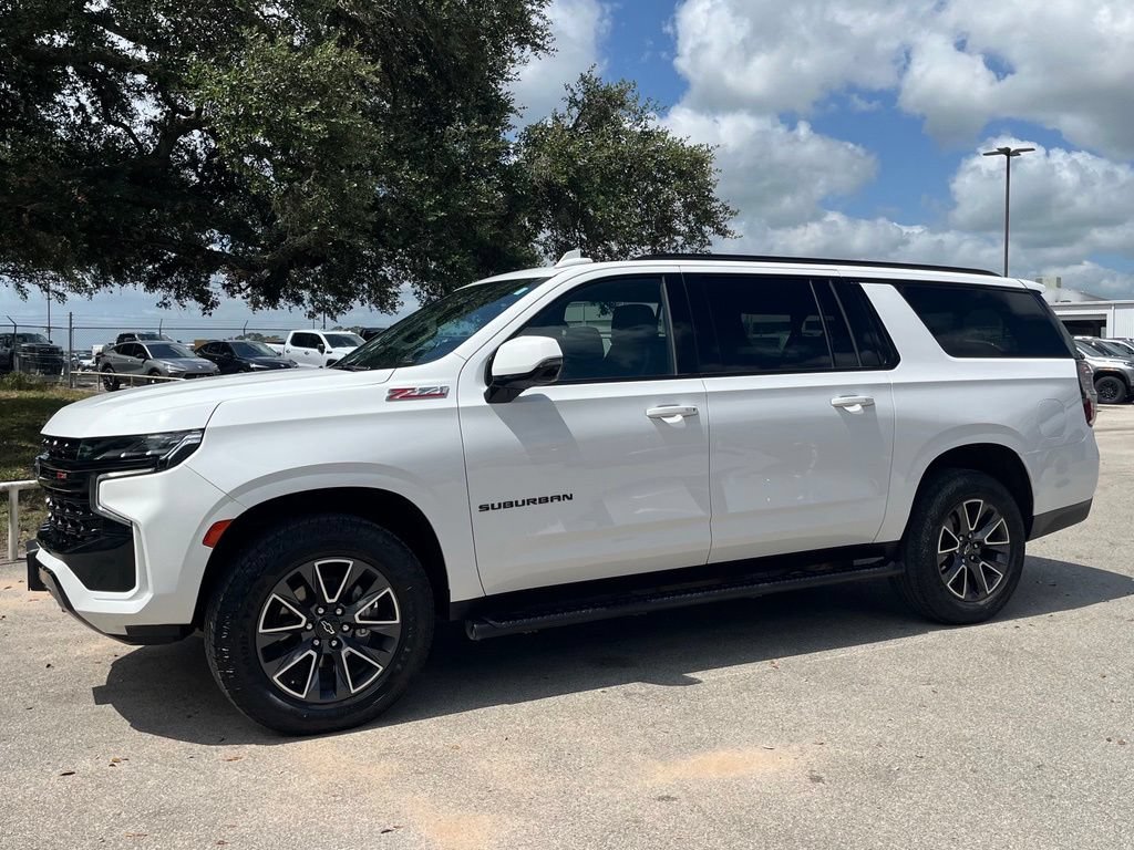 Summit White 2024 Chevrolet Suburban SUV / Crossover Four-Wheel Drive Automatic