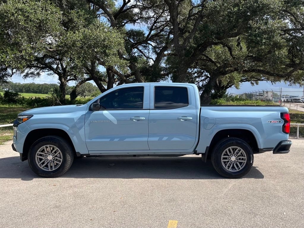 2025 Chevrolet Colorado LT - Photo 8