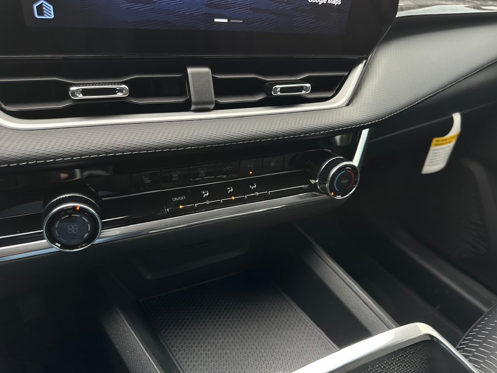 2027 Chevrolet Equinox LT - Photo 22