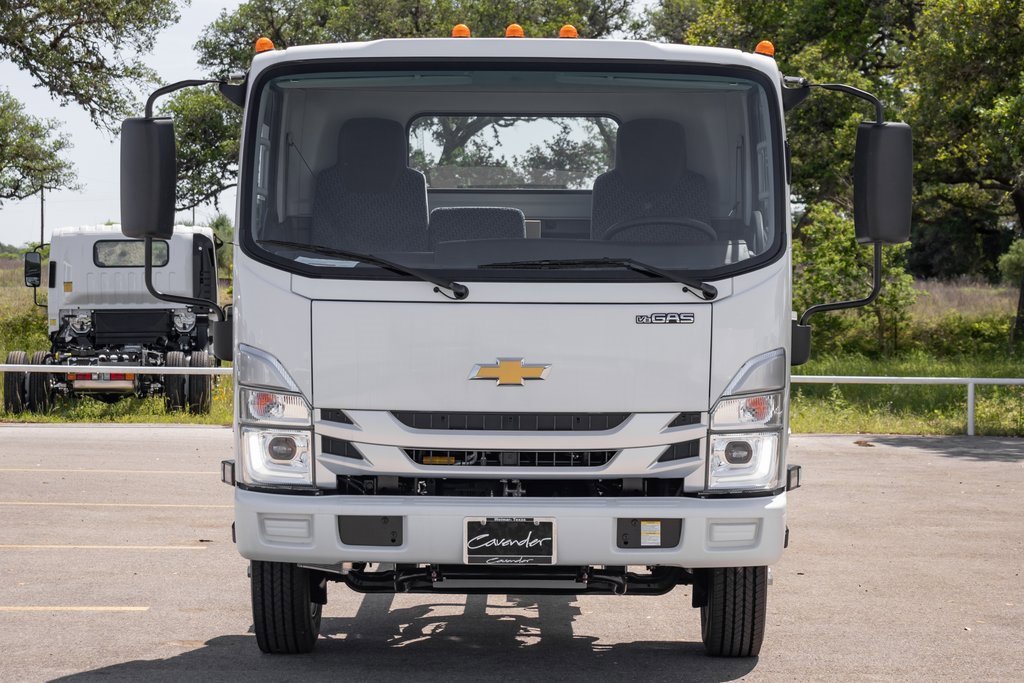 2024 Chevrolet Silverado 4500HD photo 2