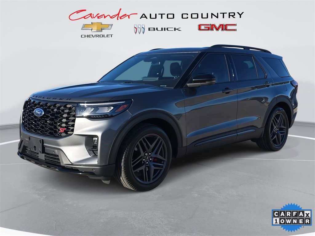 2025 Ford Explorer ST's photo