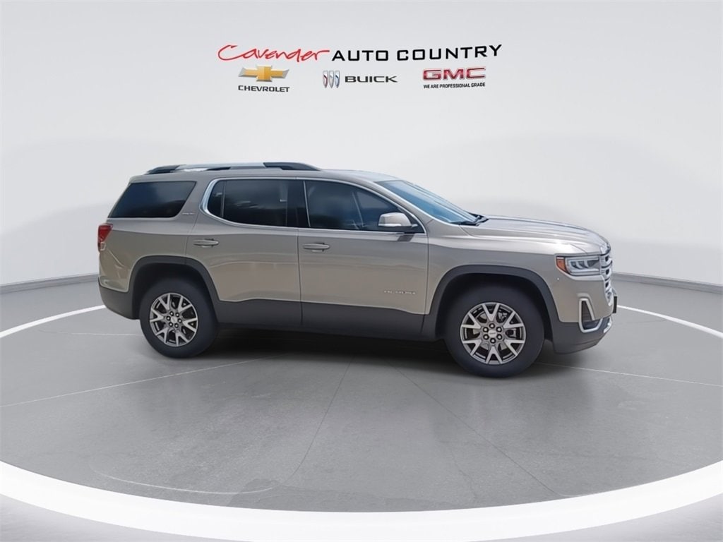 Used 2022 GMC Acadia SLT with VIN 1GKKNMLS9NZ117596 for sale in Weimar, TX
