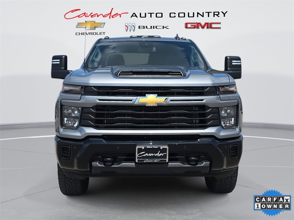 2026 Chevrolet Silverado 2500HD Custom Z71 photo 2