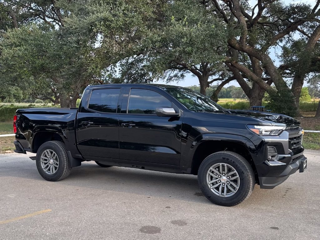 2026 Chevrolet Colorado LT - Photo 3