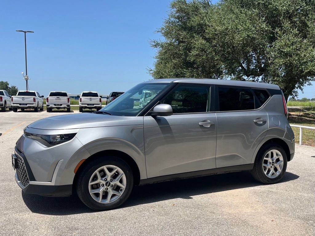 2023 Kia Soul LX FWD