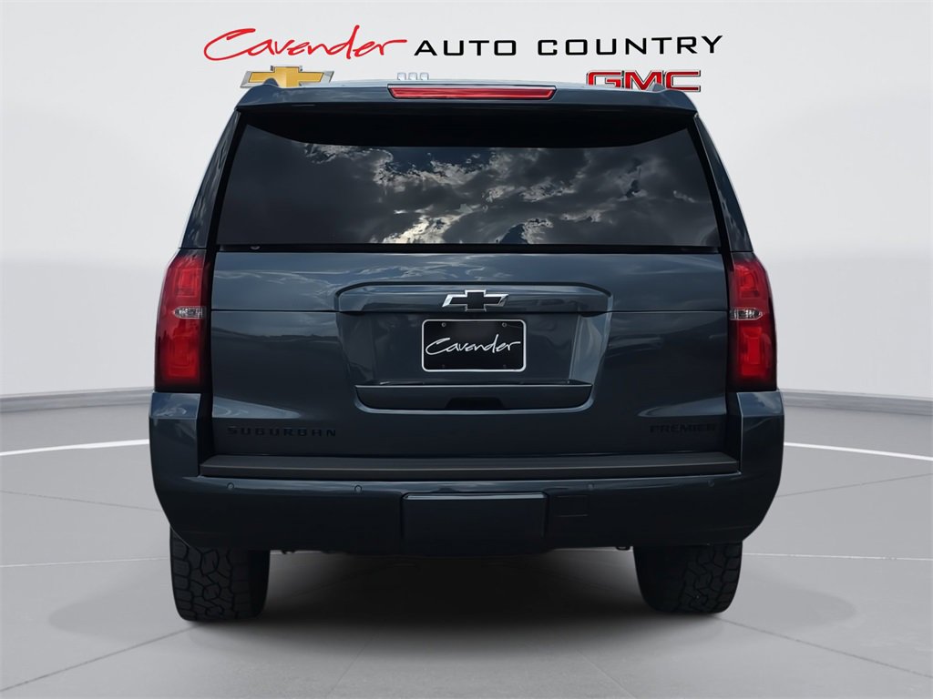 2019 Chevrolet Suburban Premier photo 3