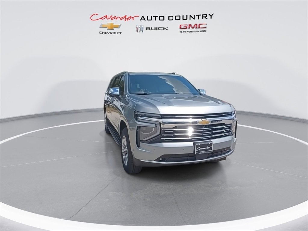 2025 Chevrolet Suburban Premier photo 3