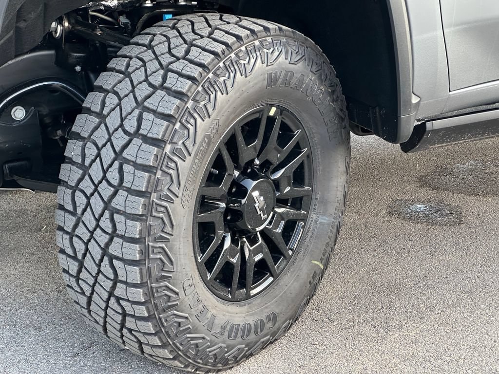 2026 Chevrolet Silverado 2500 HD ZR2 - Photo 28