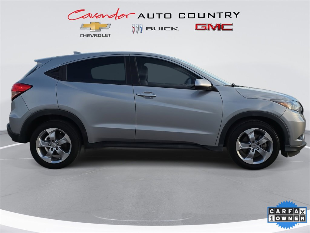 2017 Honda HR-V LX photo 4