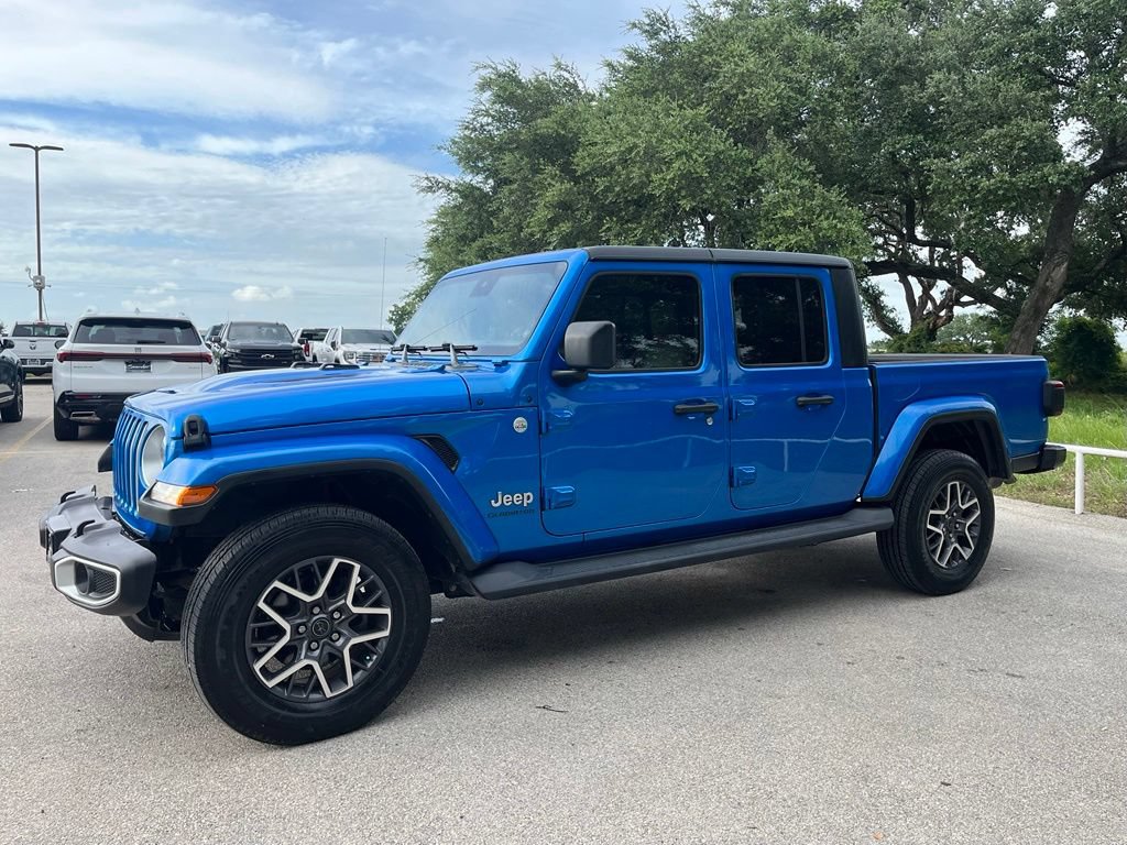 Hydro Blue Pearlcoat 2020 Jeep Gladiator Pickup Truck Four-Wheel Drive Automatic