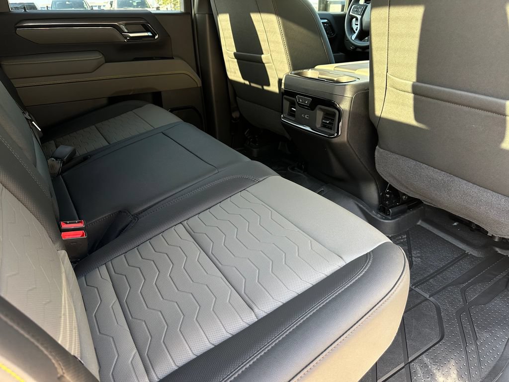 2026 Chevrolet Silverado 2500 HD ZR2 - Photo 11