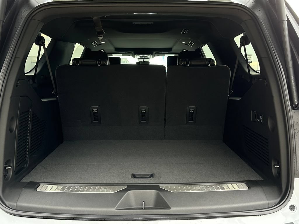 2026 Chevrolet Suburban High Country - Photo 13
