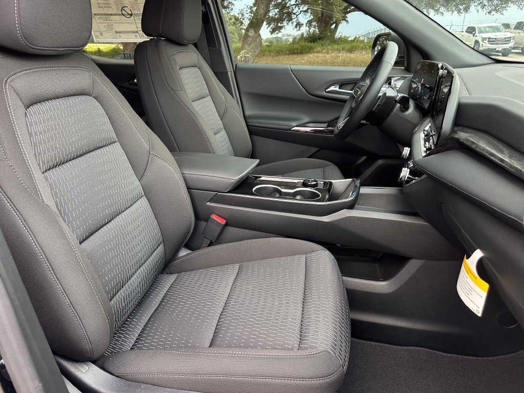 2027 Chevrolet Equinox LT - Photo 10