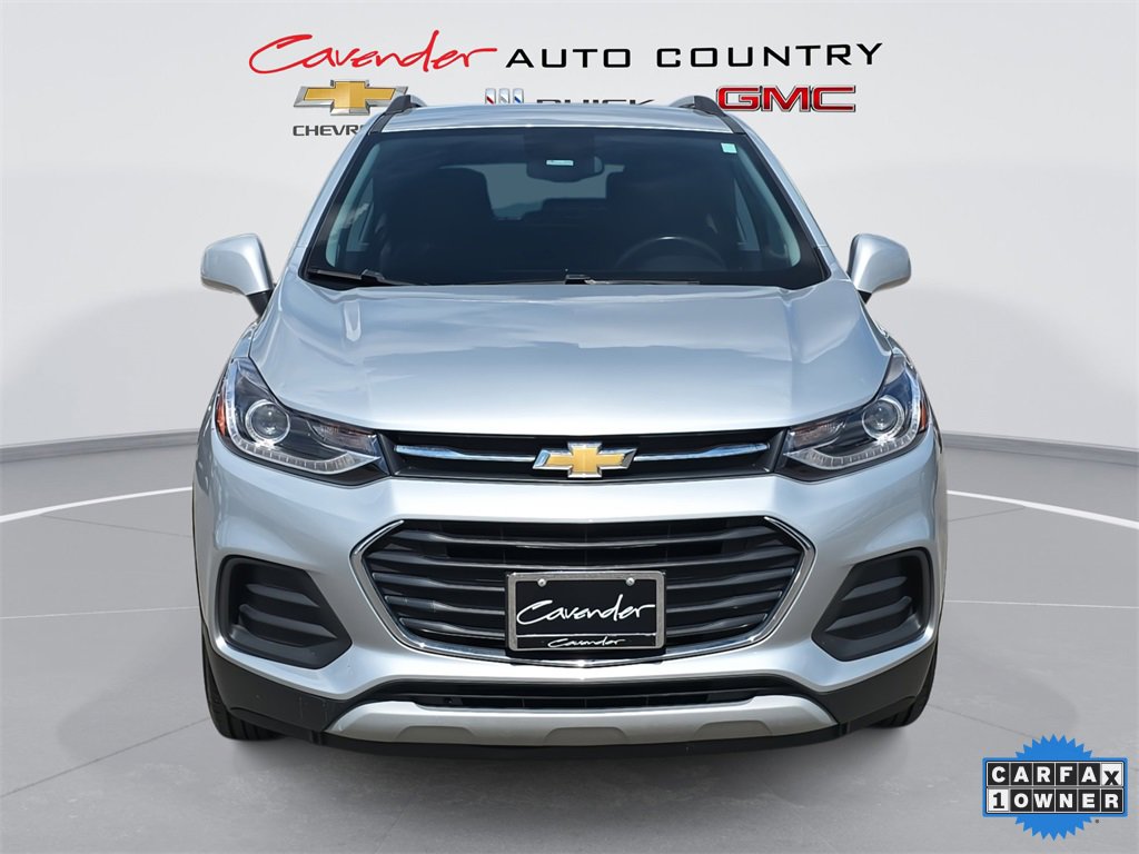 2022 Chevrolet Trax LT photo 2