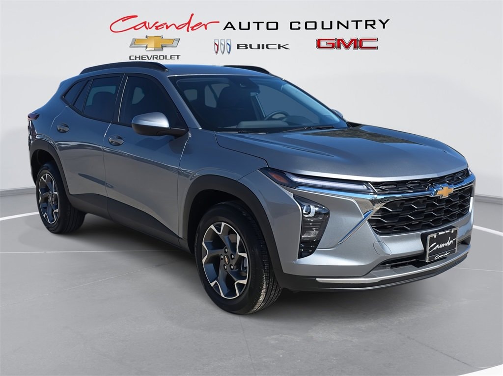 New 2025 Chevrolet Trax LT SUV