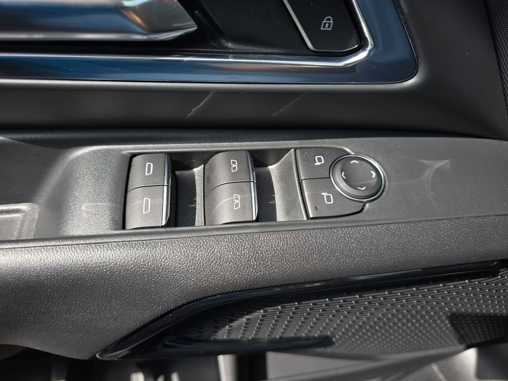 2026 Chevrolet Silverado EV Trail Boss - Photo 26