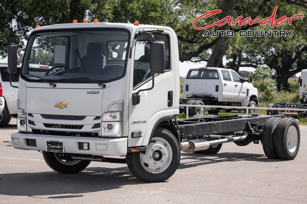 2024 Chevrolet Low Cab Forward Base's photo