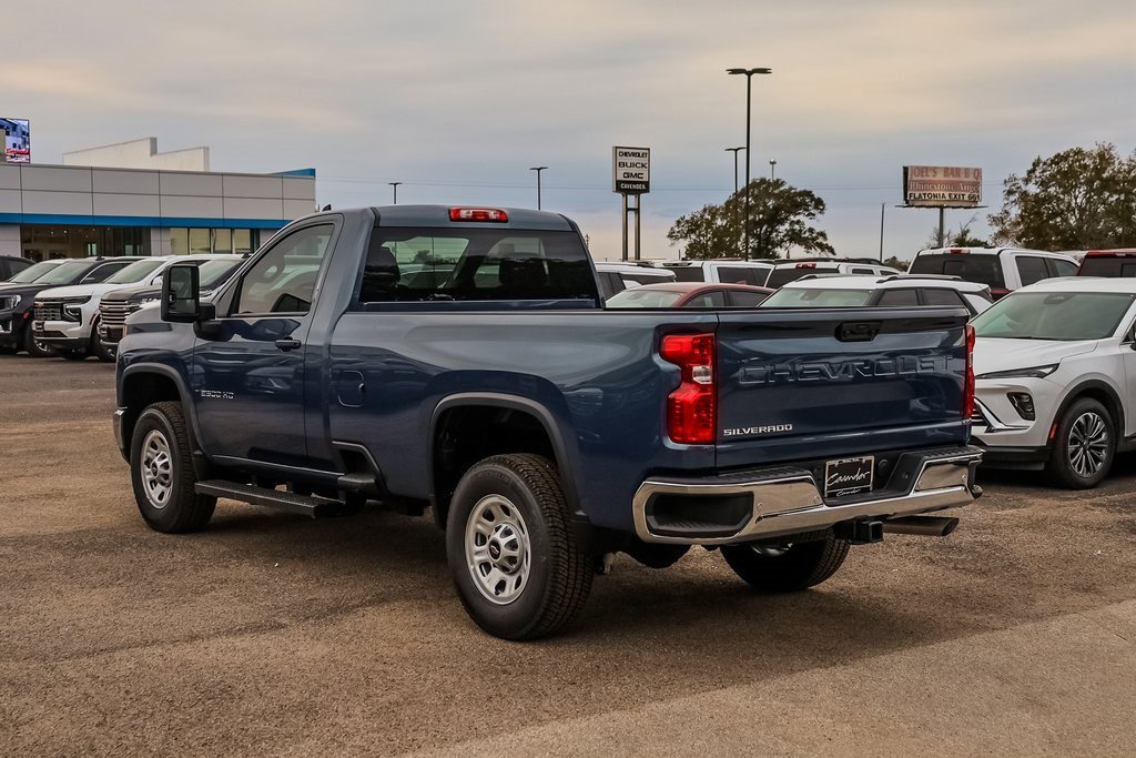 2025 Chevrolet Silverado 2500HD photo 2