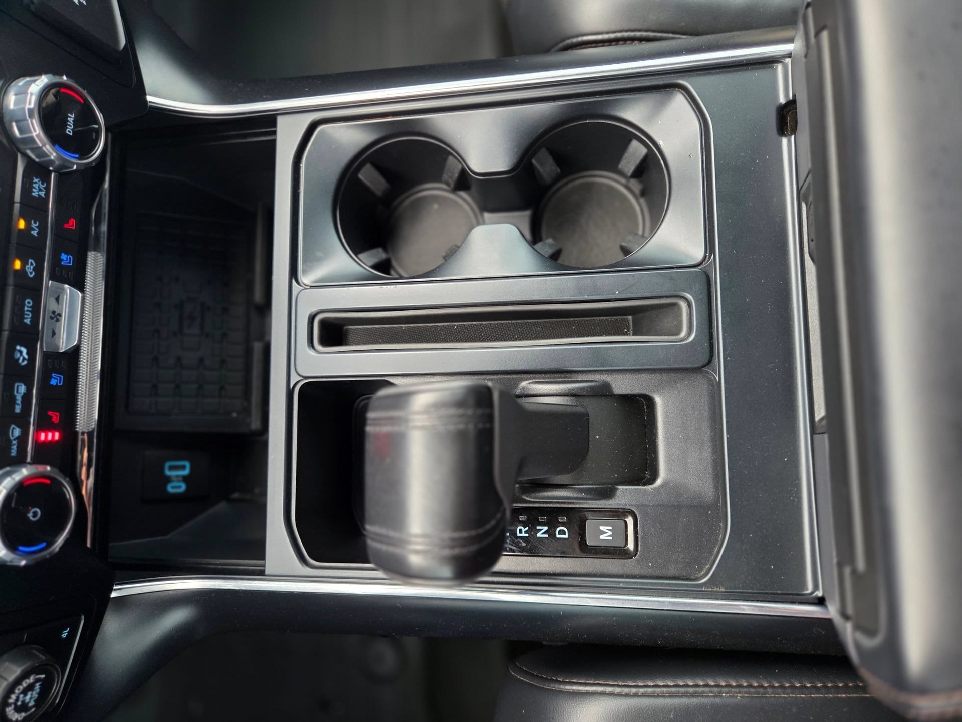 2023 Ford F-150 Raptor - Photo 26