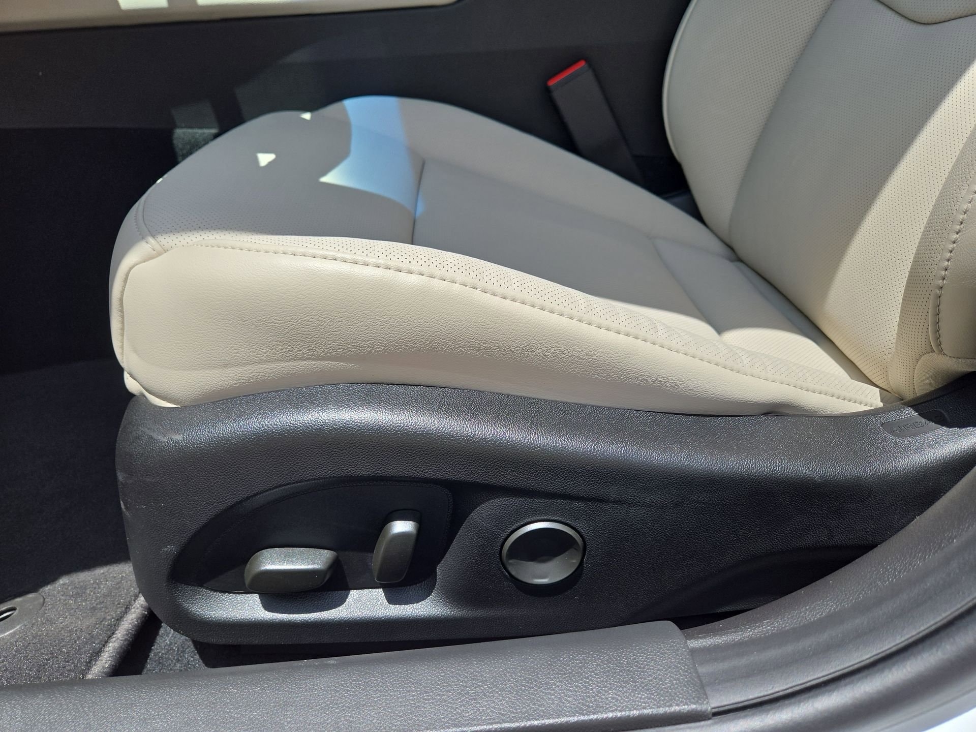 2025 Cadillac CT4 Premium Luxury - Photo 17