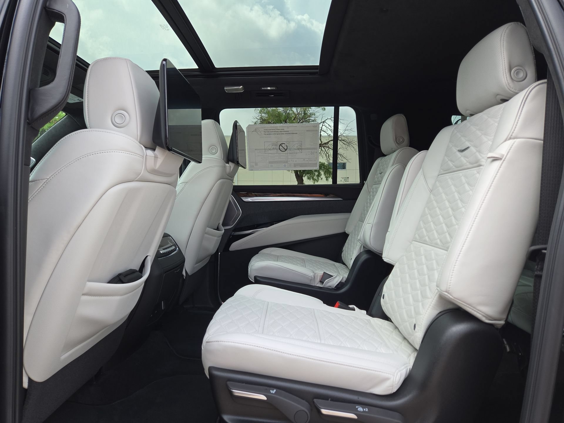 2026 Cadillac Escalade ESV Platinum Luxury - Photo 13