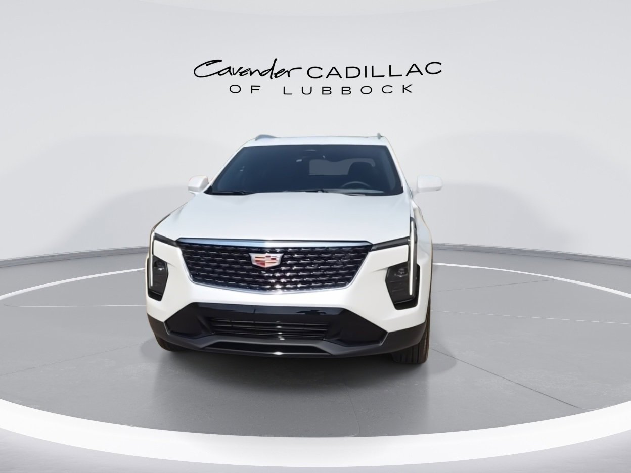 2025 Cadillac XT4 Premium Luxury photo 3