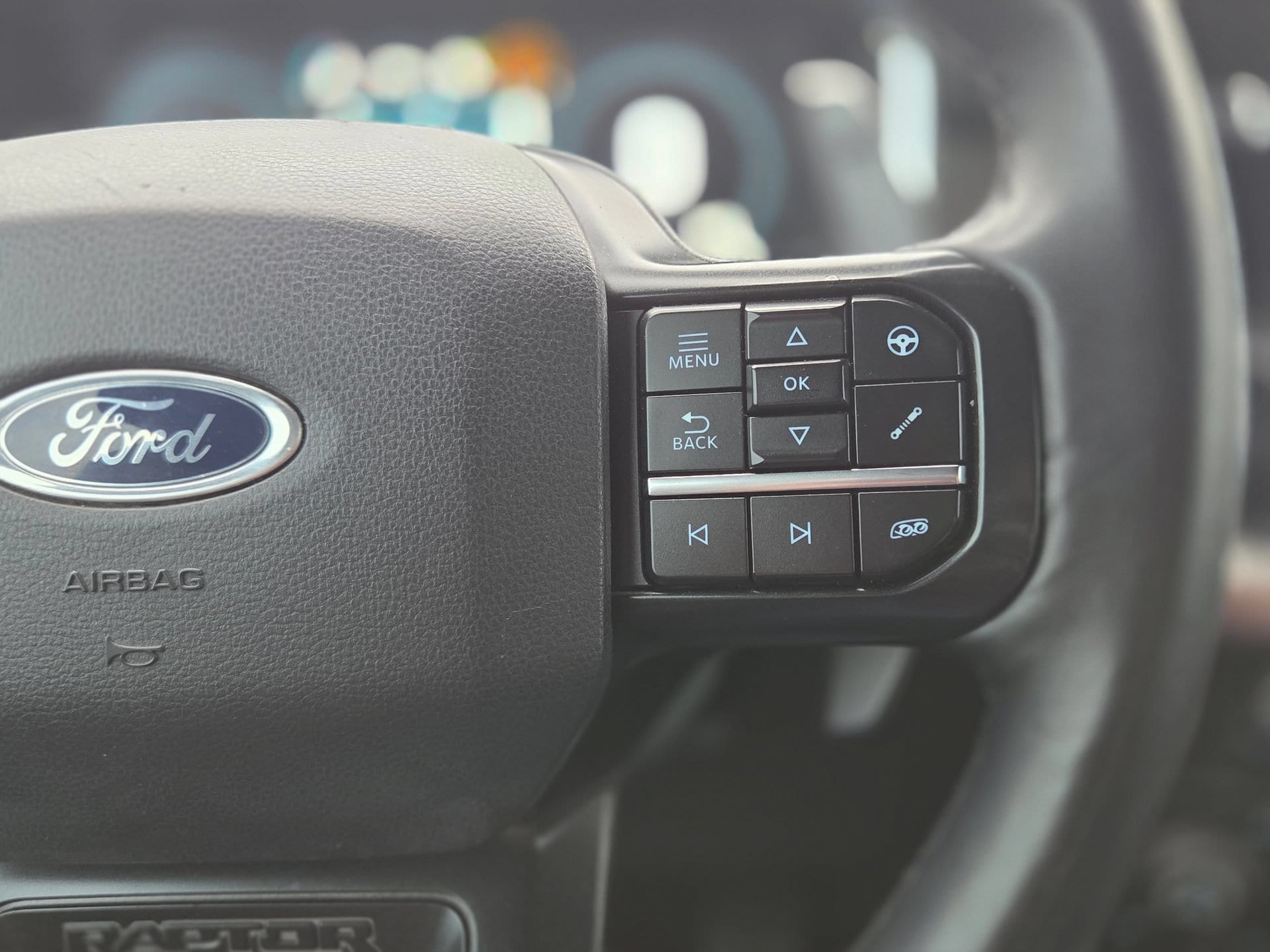 2023 Ford F-150 Raptor - Photo 17