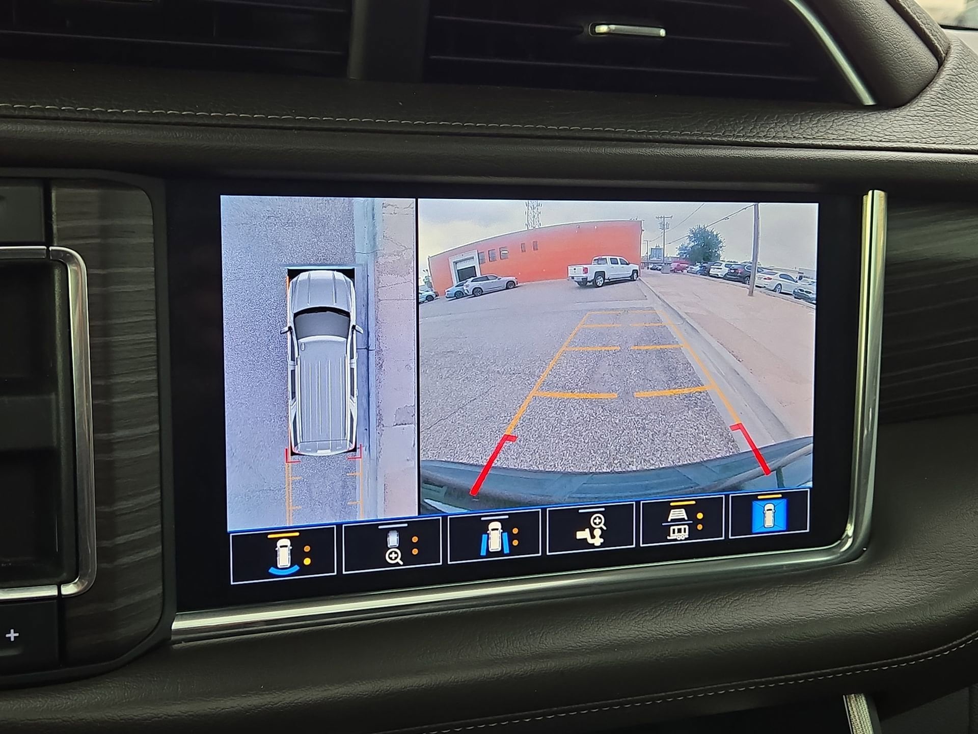 2021 GMC Yukon XL Denali - Photo 18