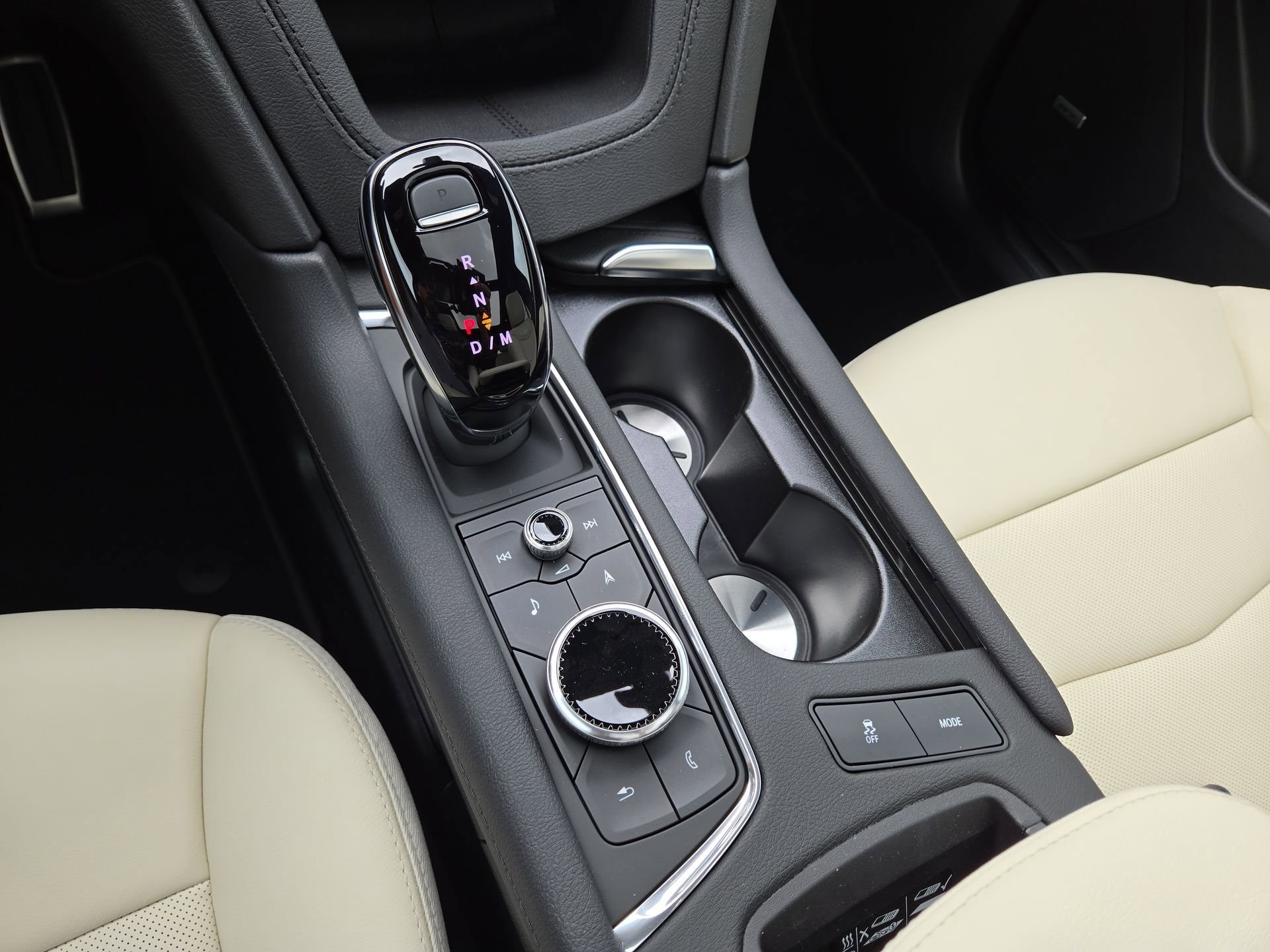 2025 Cadillac XT5 Sport - Photo 22