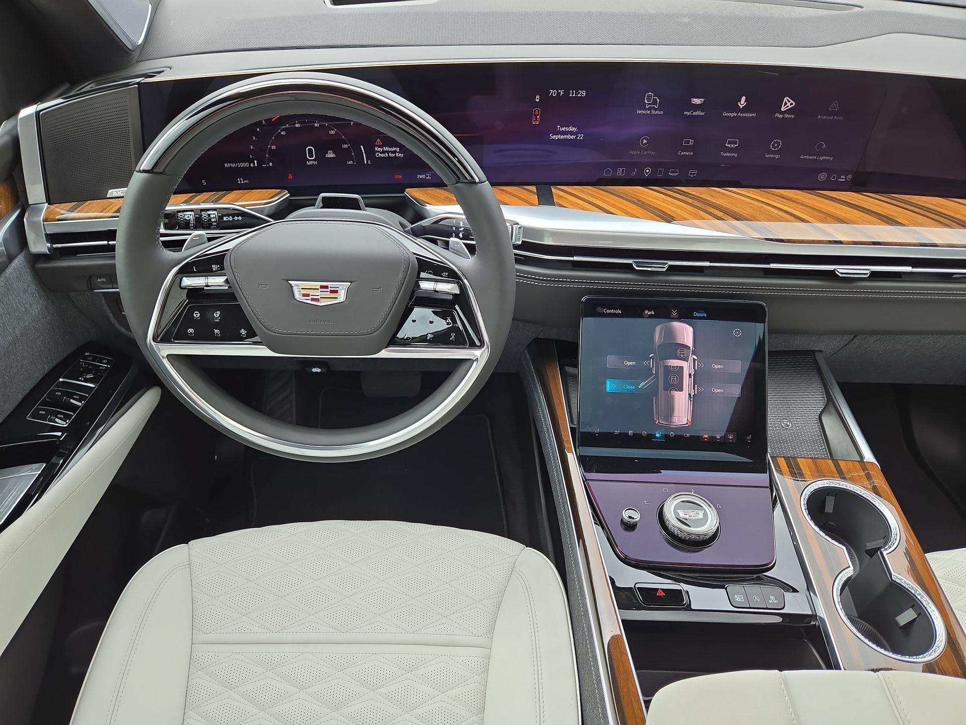 2026 Cadillac Escalade Platinum Luxury - Photo 14