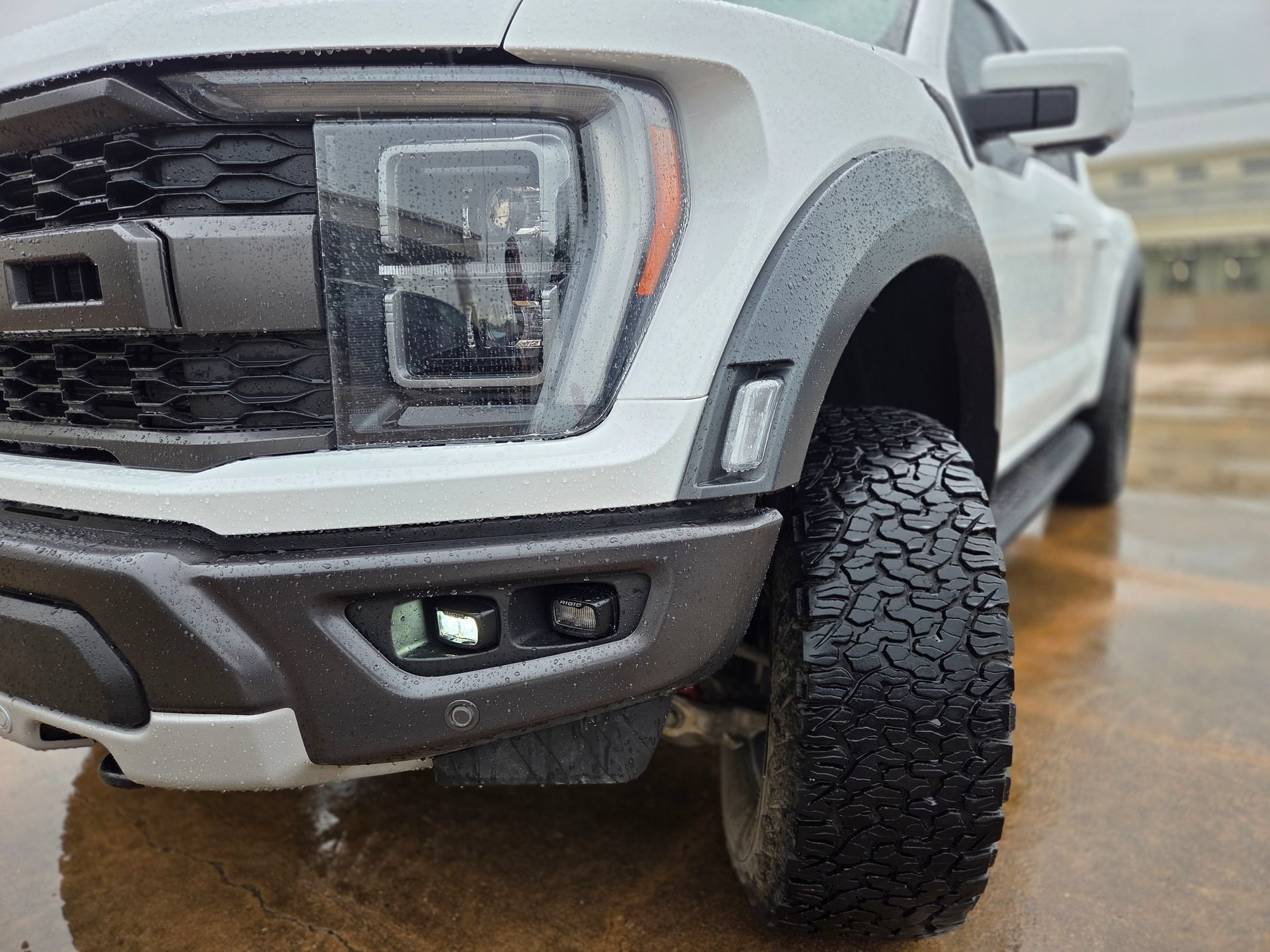 2023 Ford F-150 Raptor - Photo 32