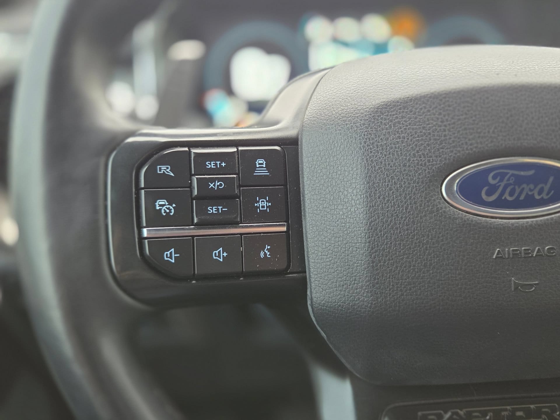 2023 Ford F-150 Raptor - Photo 16