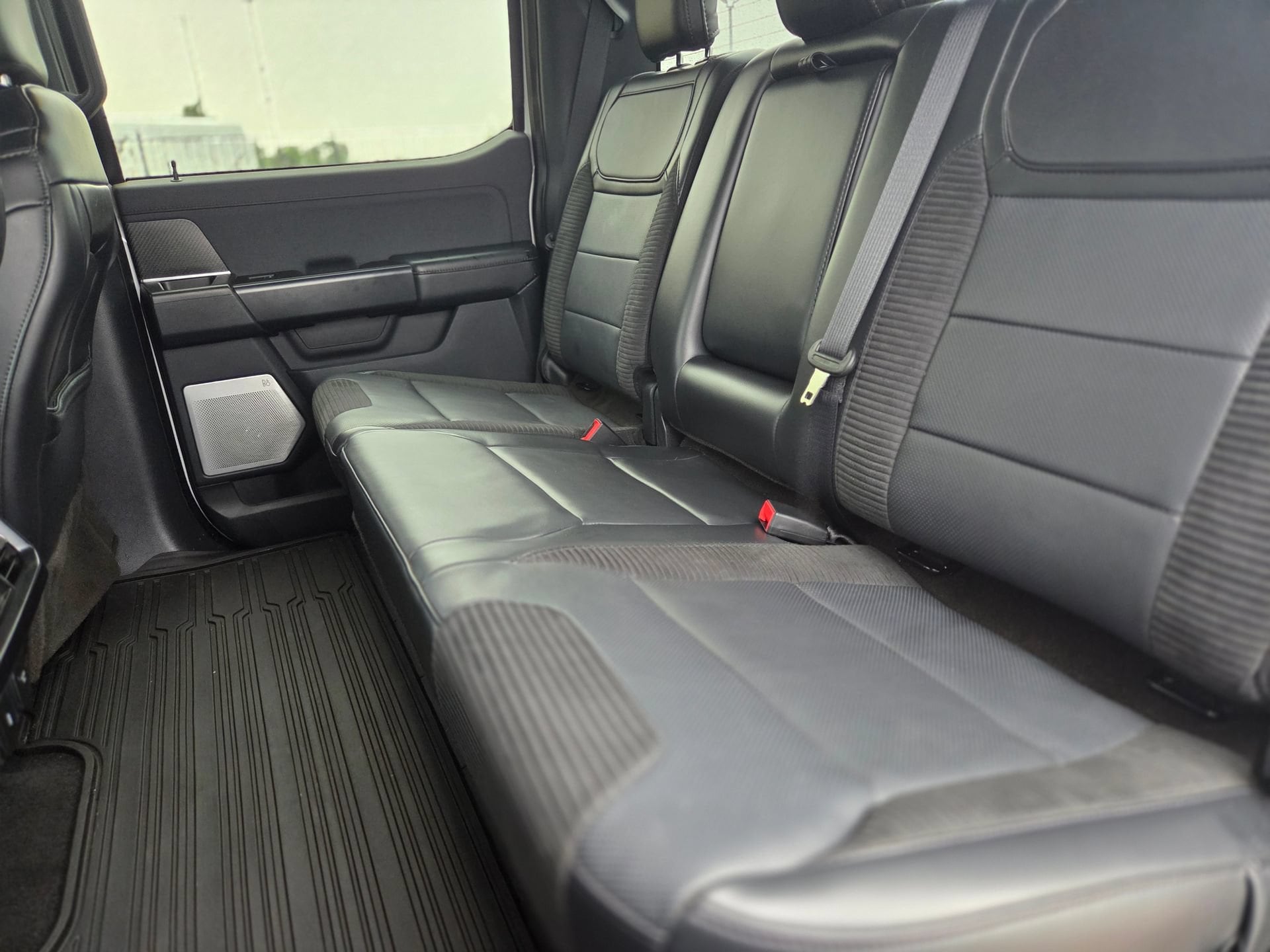 2023 Ford F-150 Raptor - Photo 12