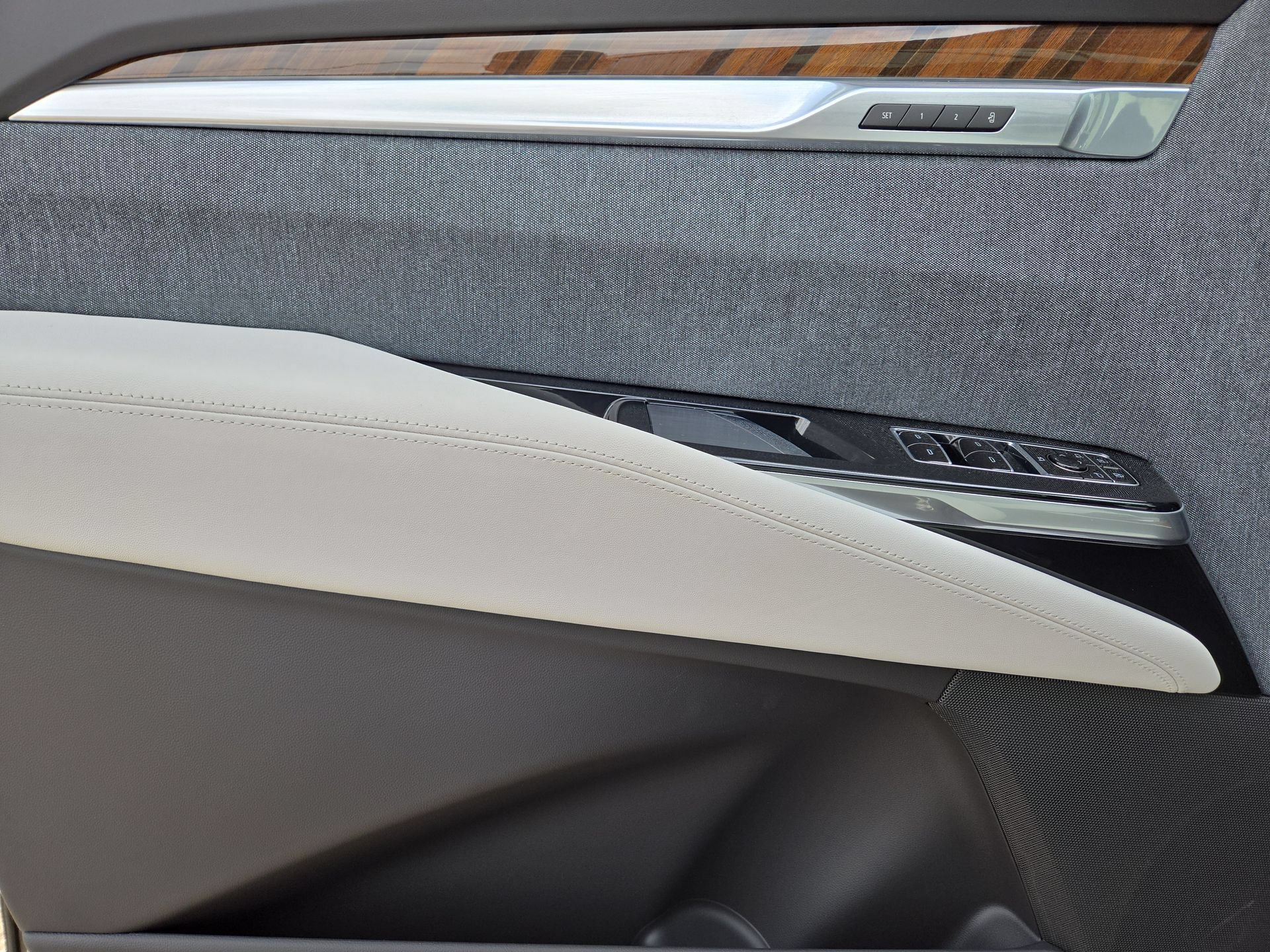2026 Cadillac Escalade ESV Platinum Luxury - Photo 15