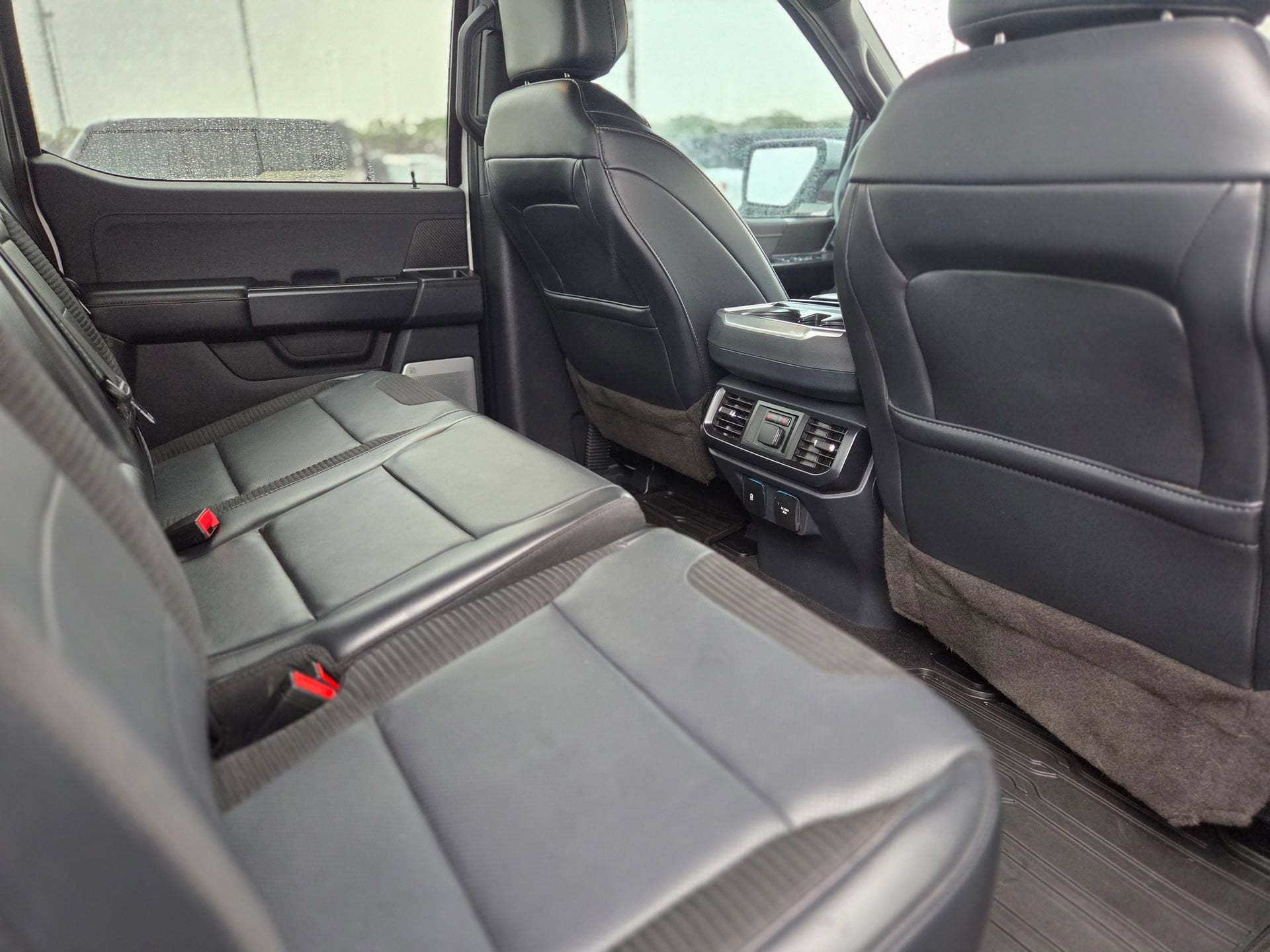 2023 Ford F-150 Raptor - Photo 11