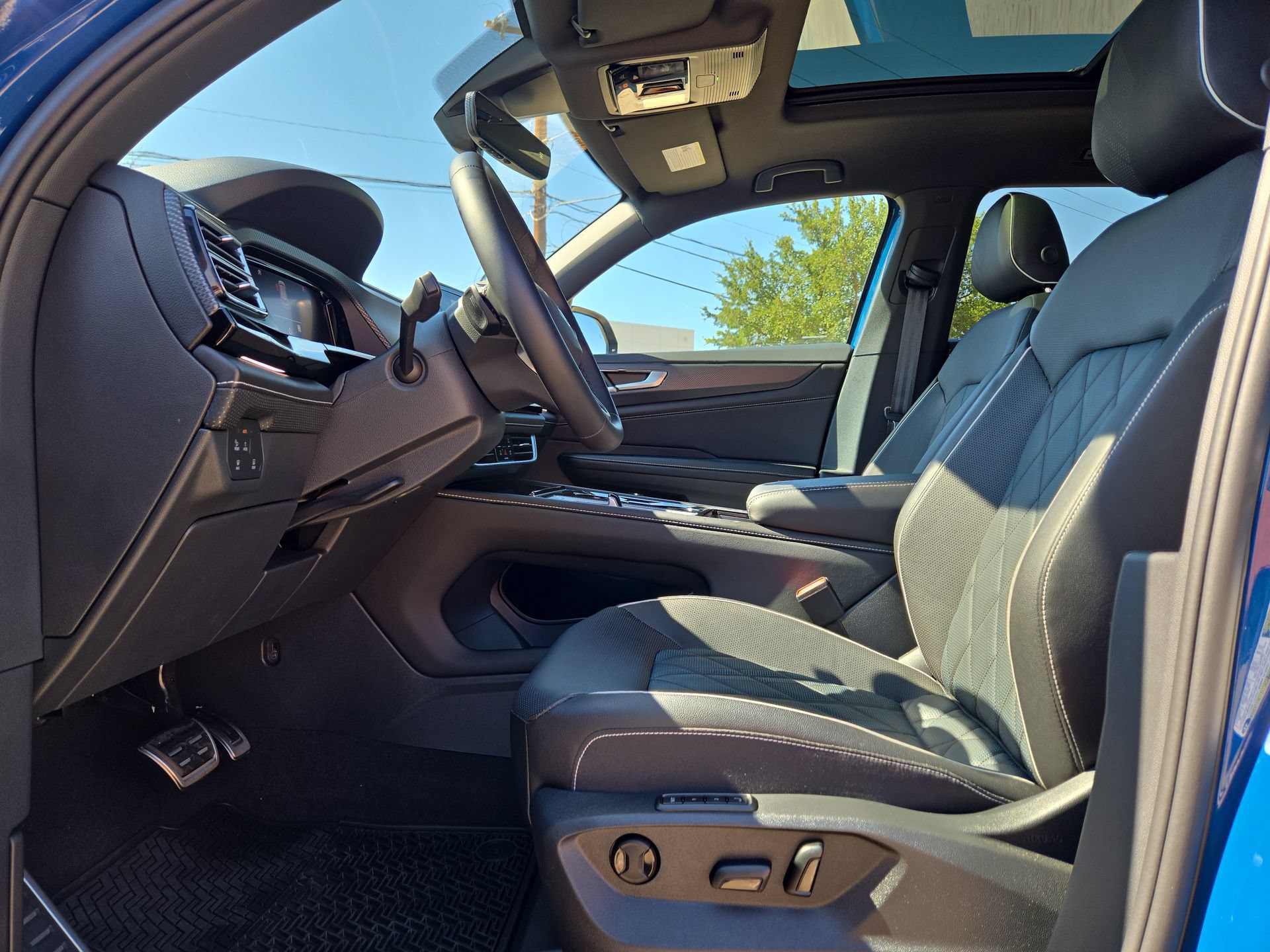 2026 Volkswagen Atlas Cross Sport SEL Premium R-LINE - Photo 16