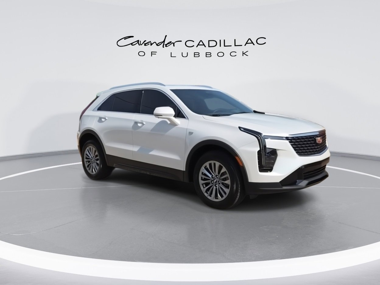 2025 Cadillac XT4 Premium Luxury photo 2