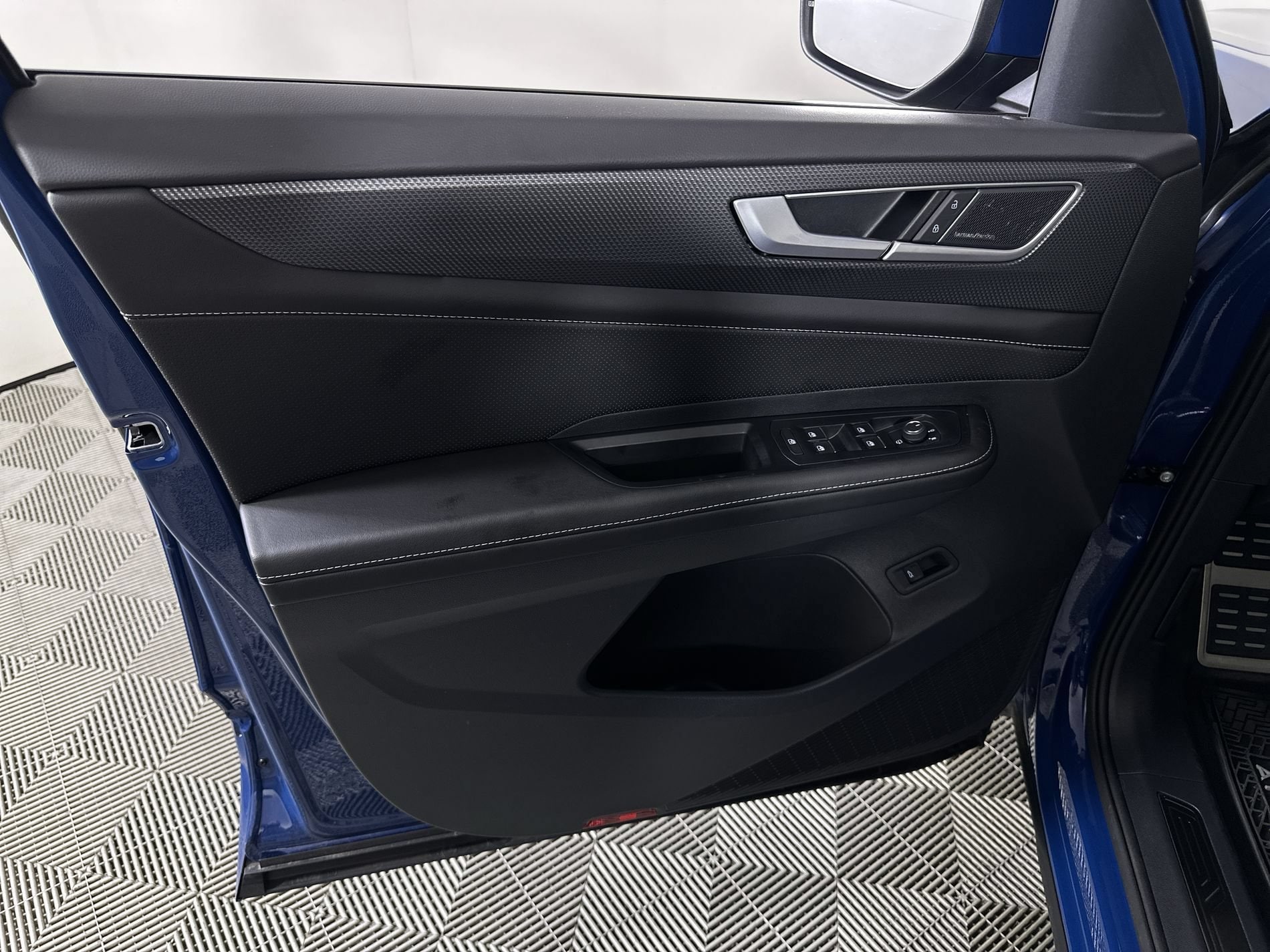 2026 Volkswagen Atlas Cross Sport SEL Premium R-LINE - Photo 23