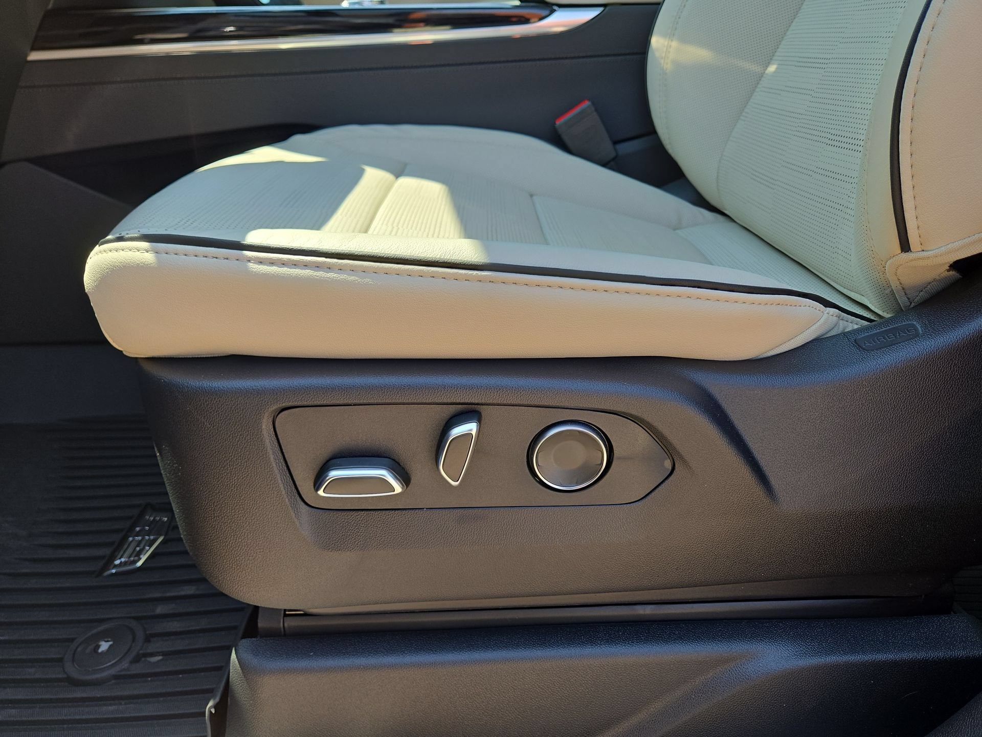 2026 Cadillac Escalade ESV Sport - Photo 17