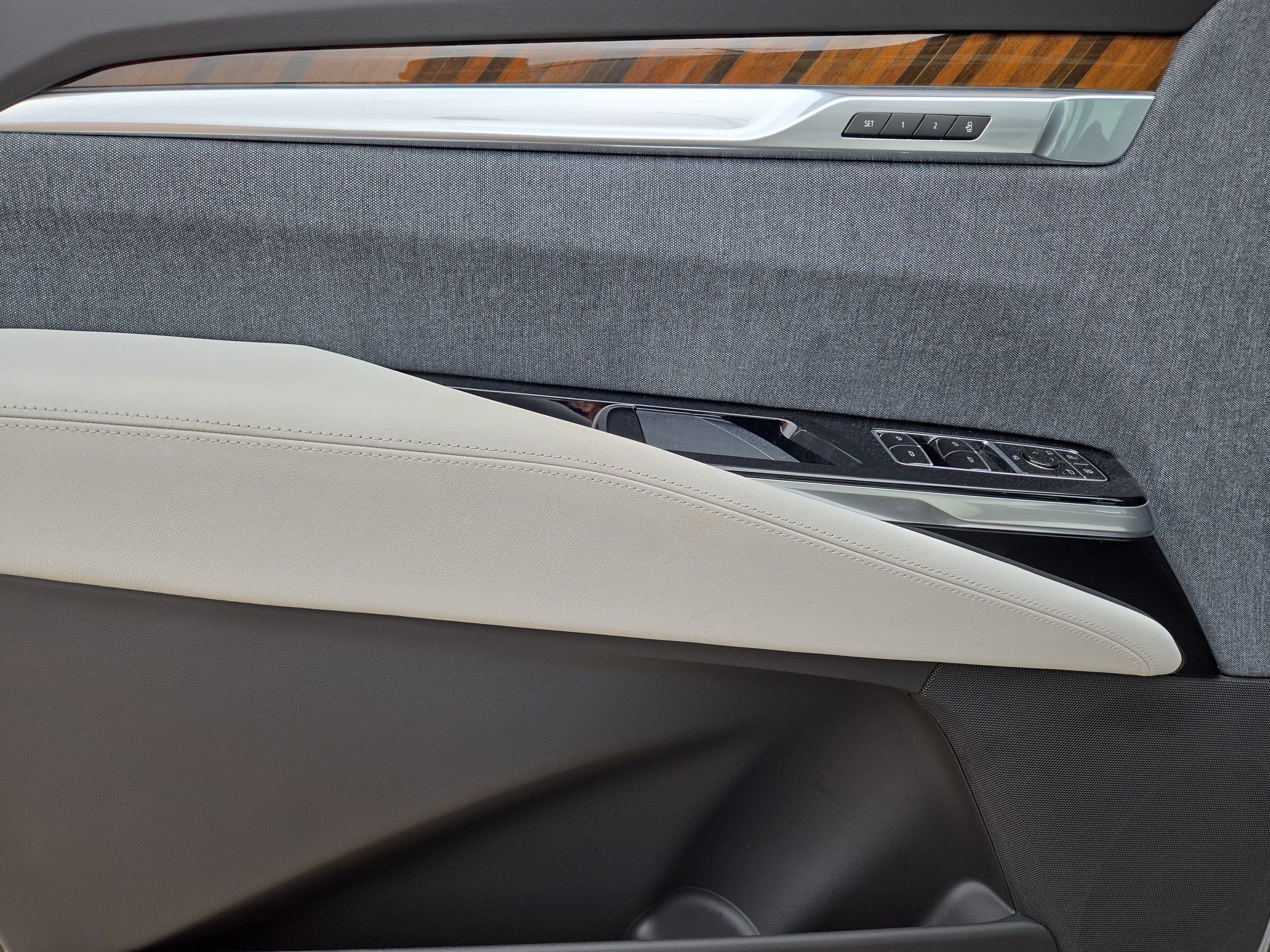 2026 Cadillac Escalade Platinum Luxury - Photo 15