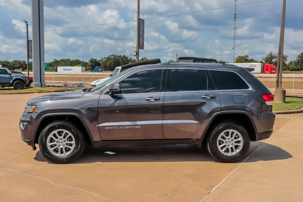 Used 2018 Jeep Grand Cherokee Laredo E with VIN 1C4RJFAG0JC406072 for sale in Columbus, TX