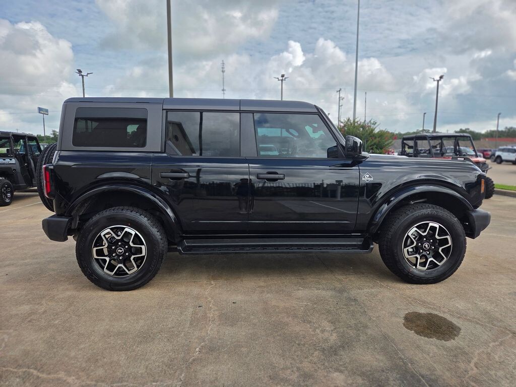 New 2026 Ford Bronco Outer Banks SUV