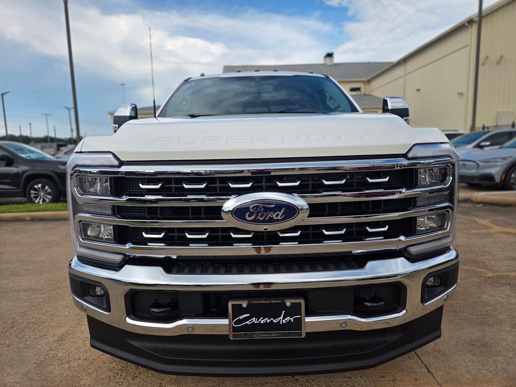 New 2026 Ford F-350SD Lariat Truck Crew Cab