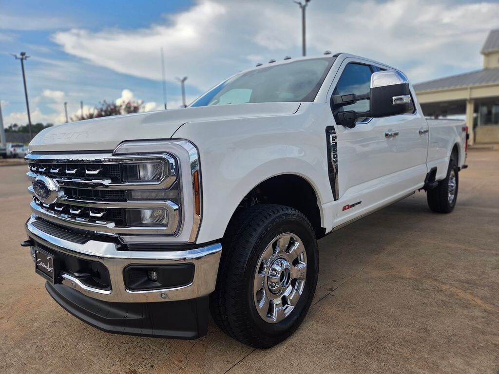 New 2026 Ford F-350SD Lariat Truck Crew Cab
