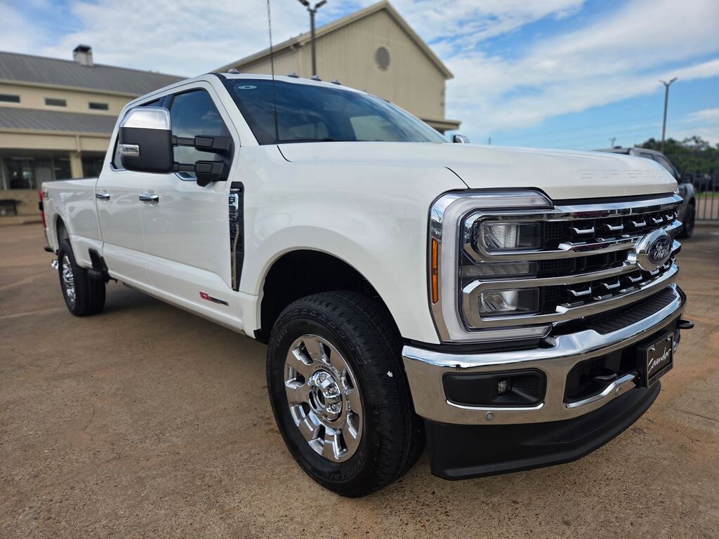 New 2026 Ford F-350SD Lariat Truck Crew Cab